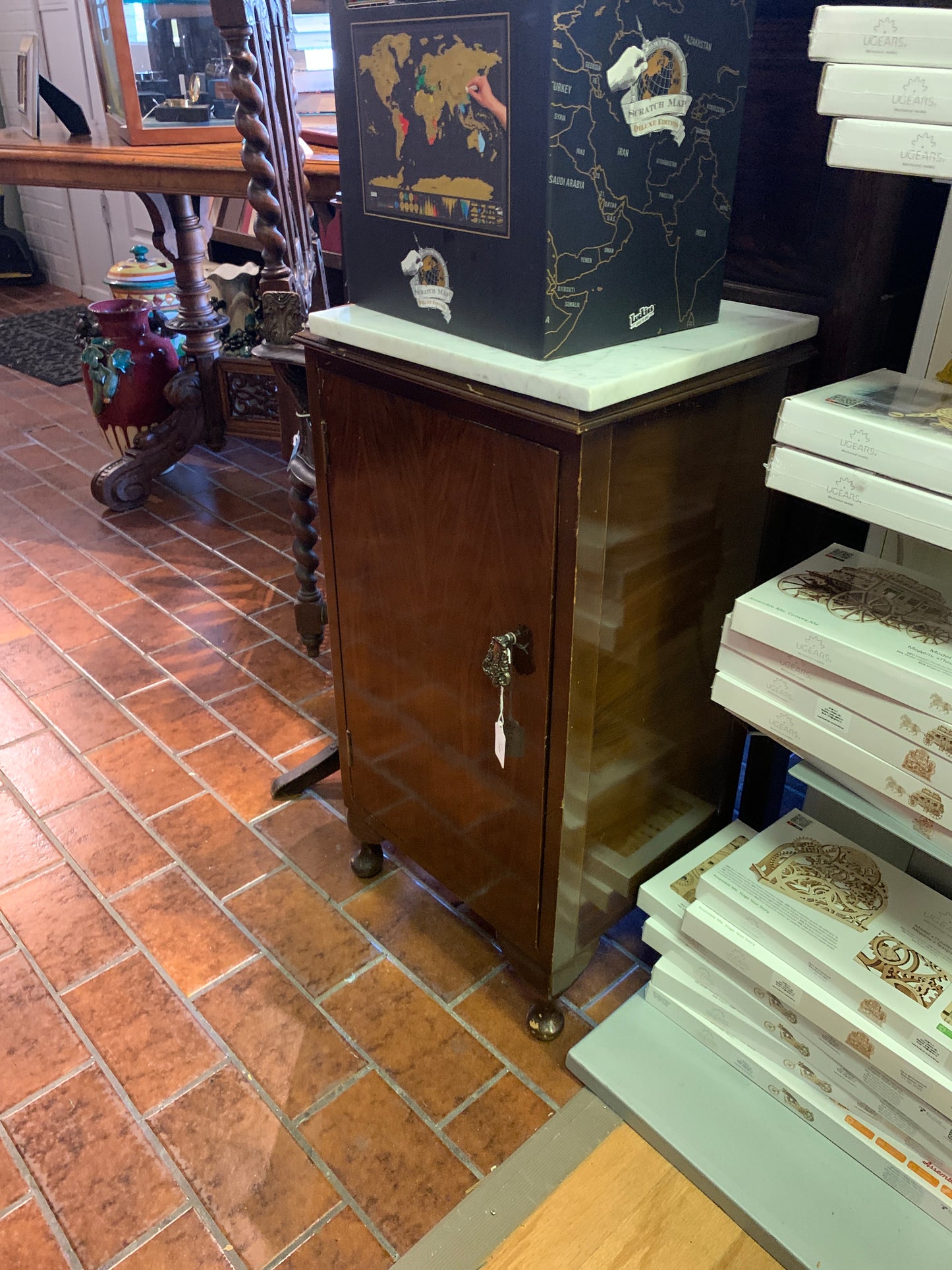 71. English side cabinet