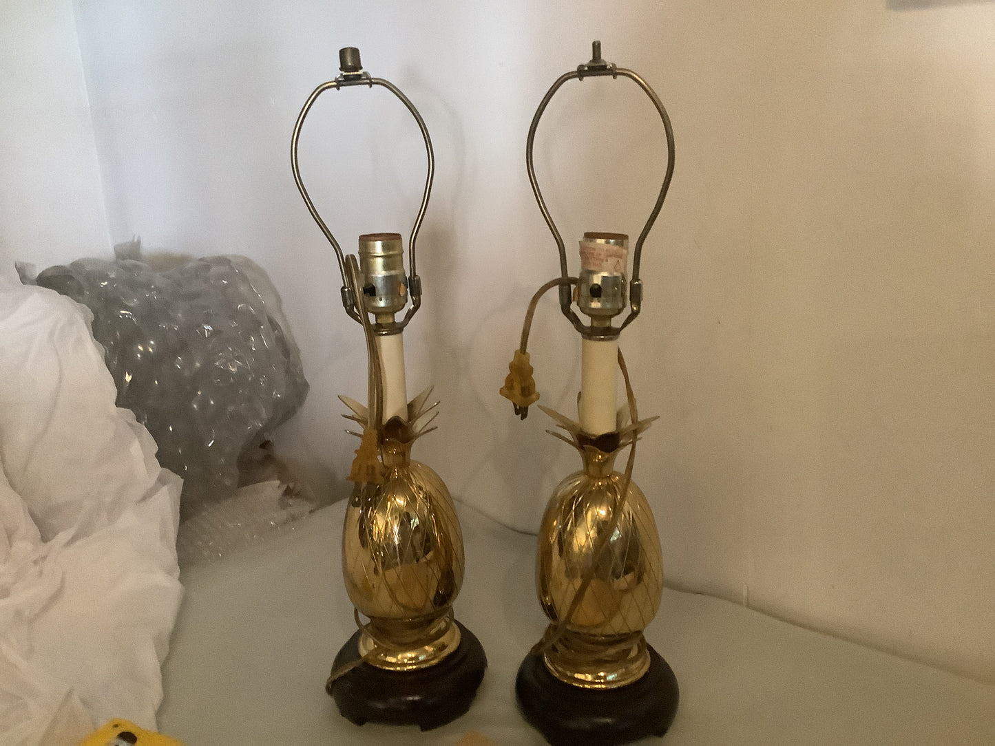 Pineapple lamp