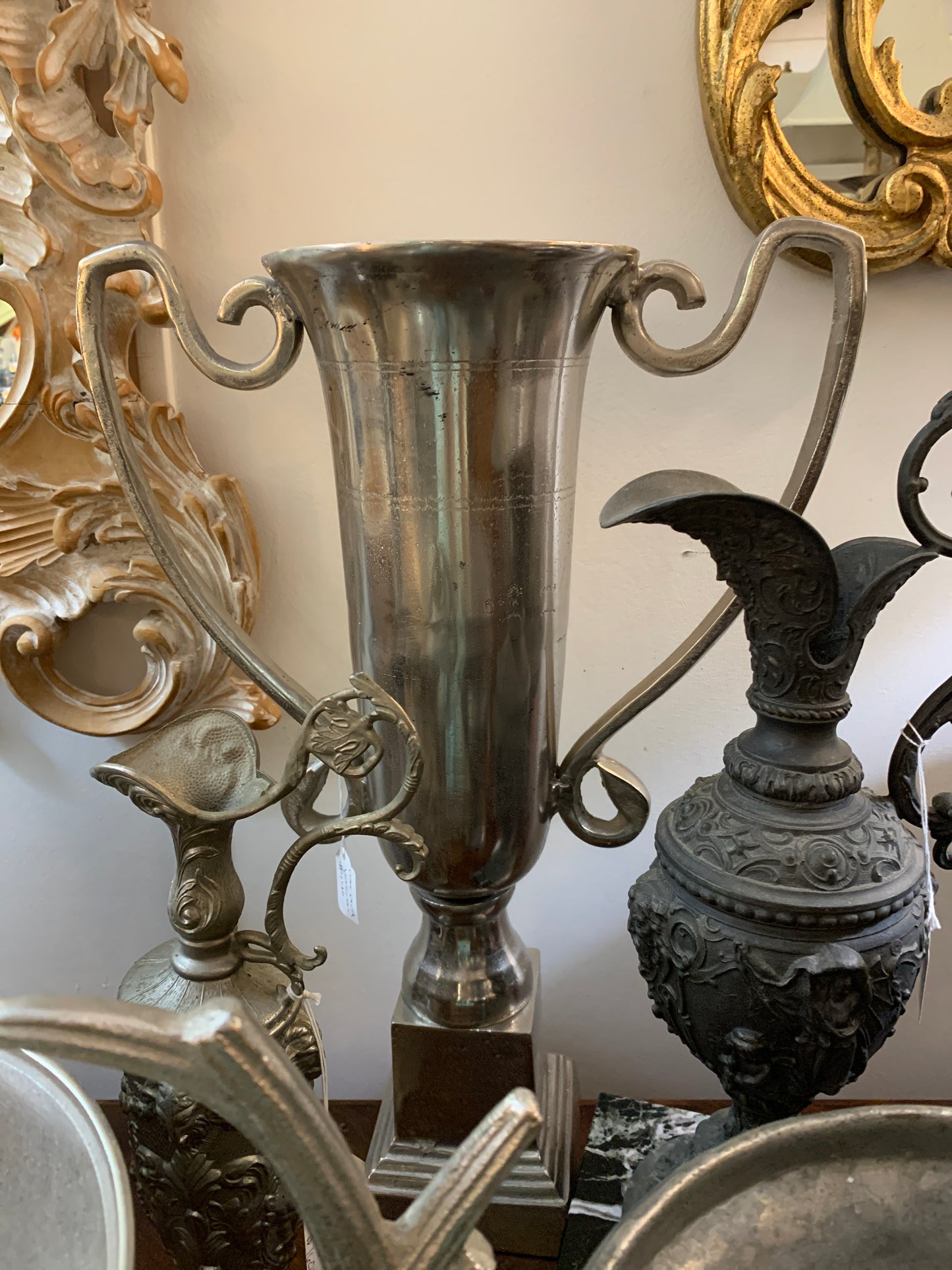 1131. Trophy vase