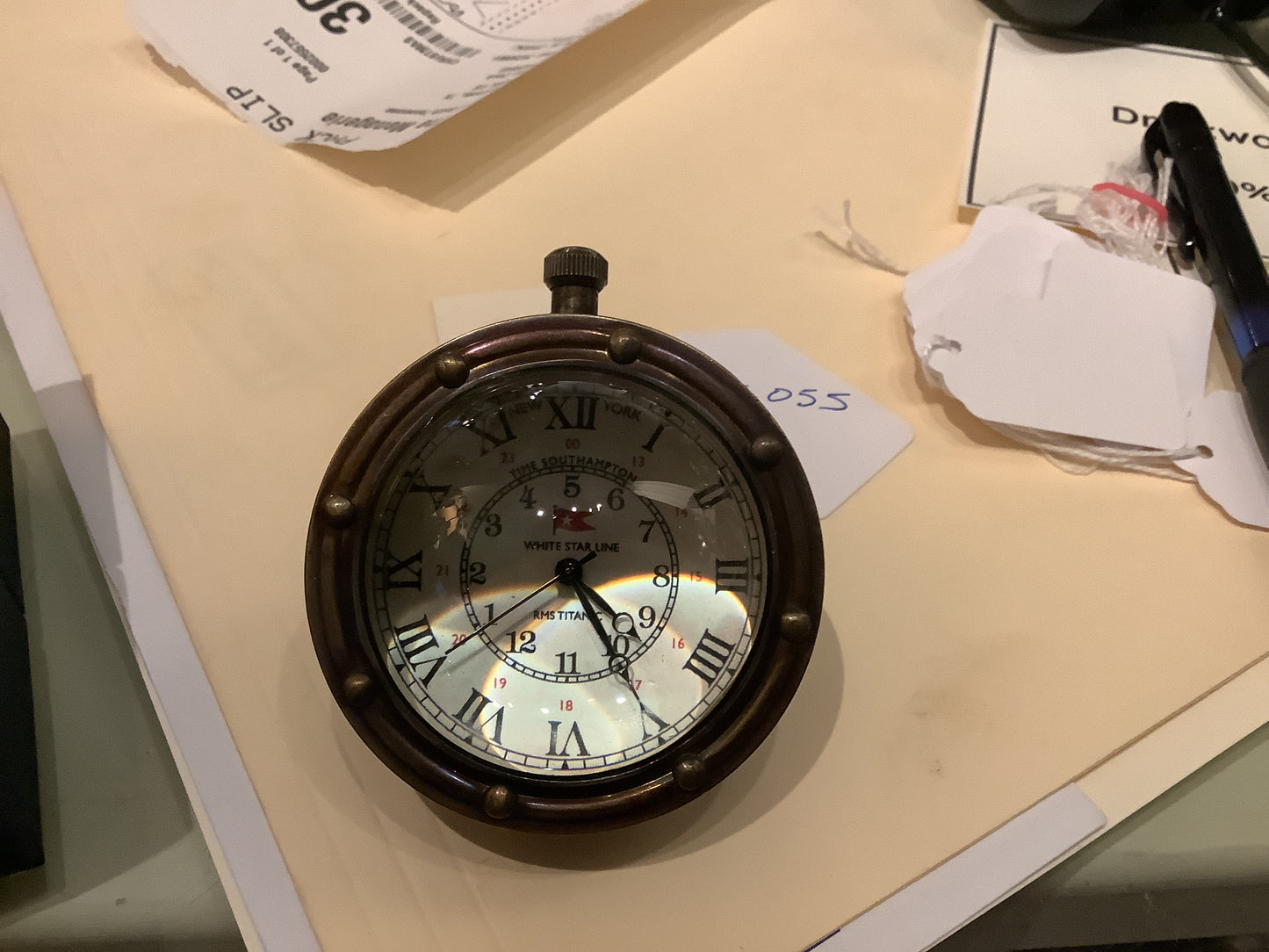 Sc055. Porthole eye of time