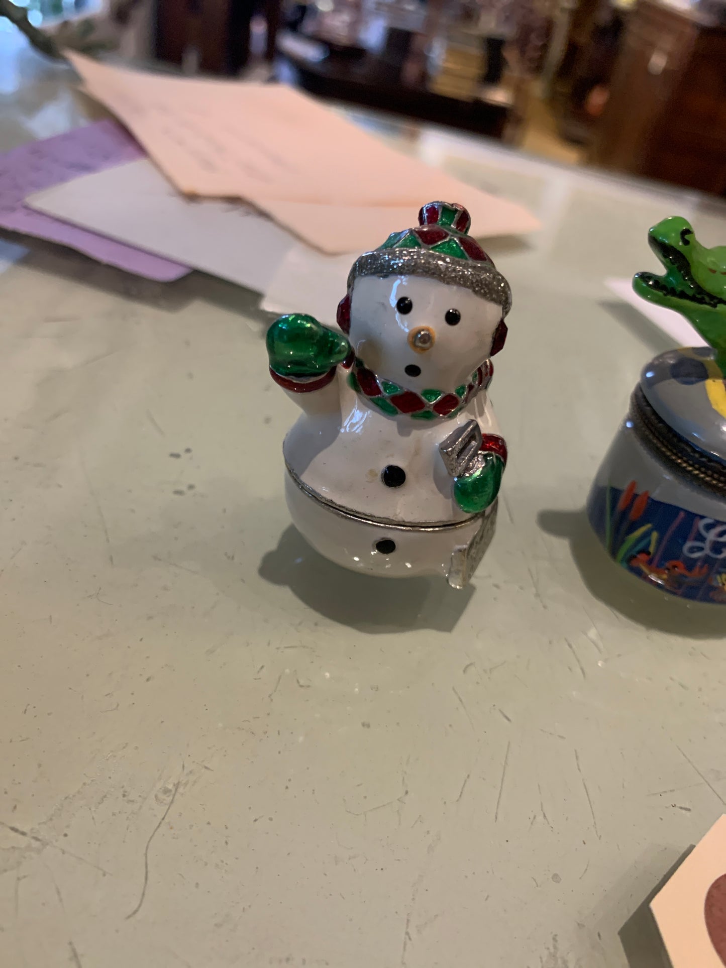 1092. Snowman trinket