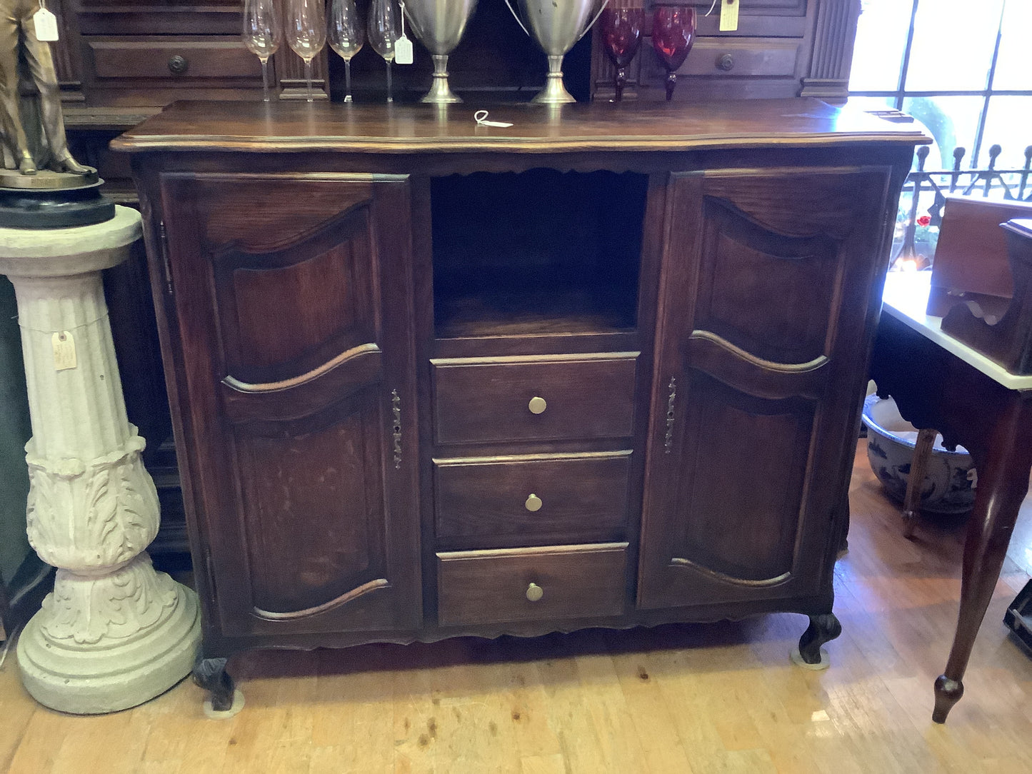 752. French Louis XV buffet/library