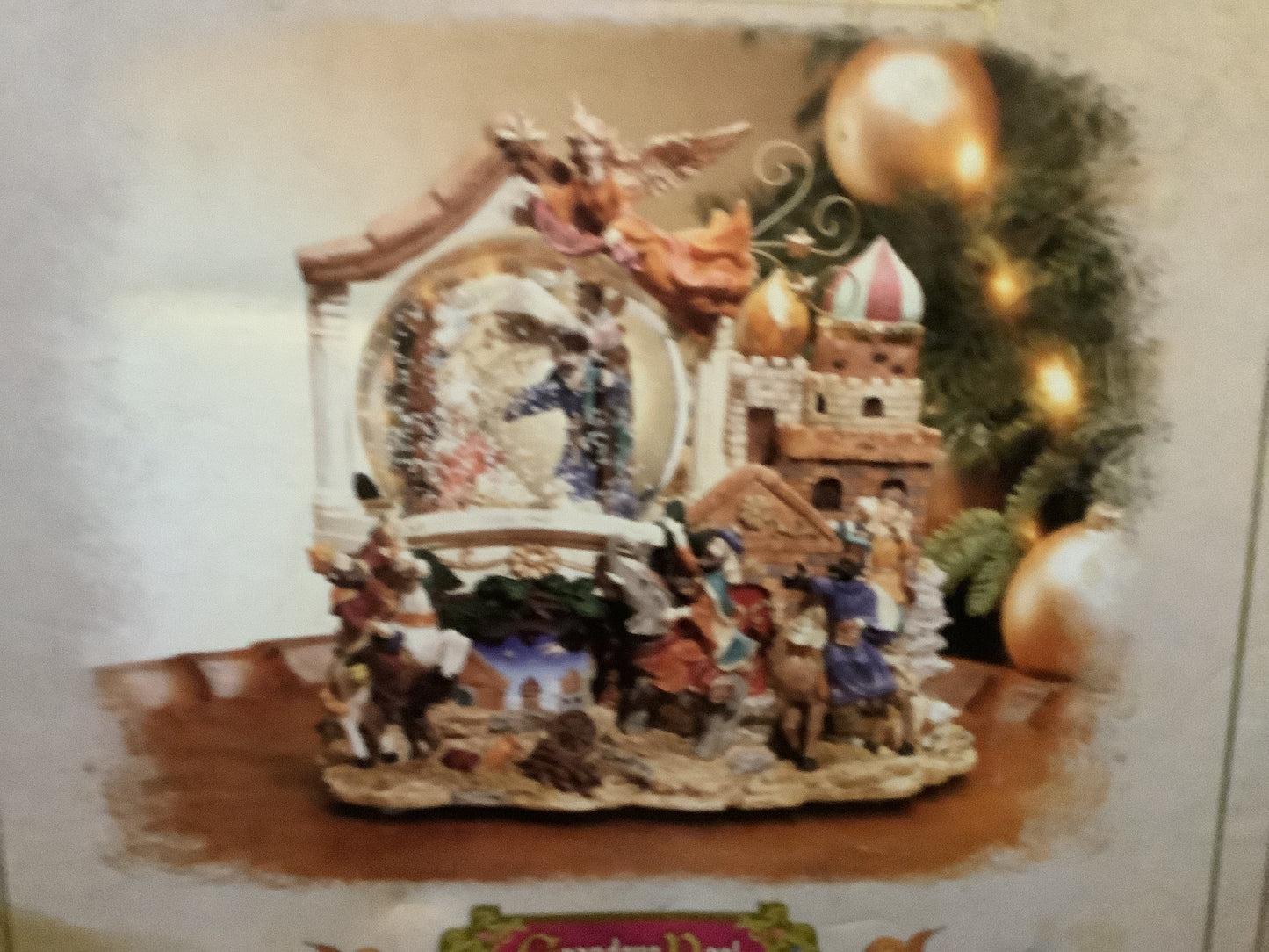 3071. Grandeur Noel musical waterglobe