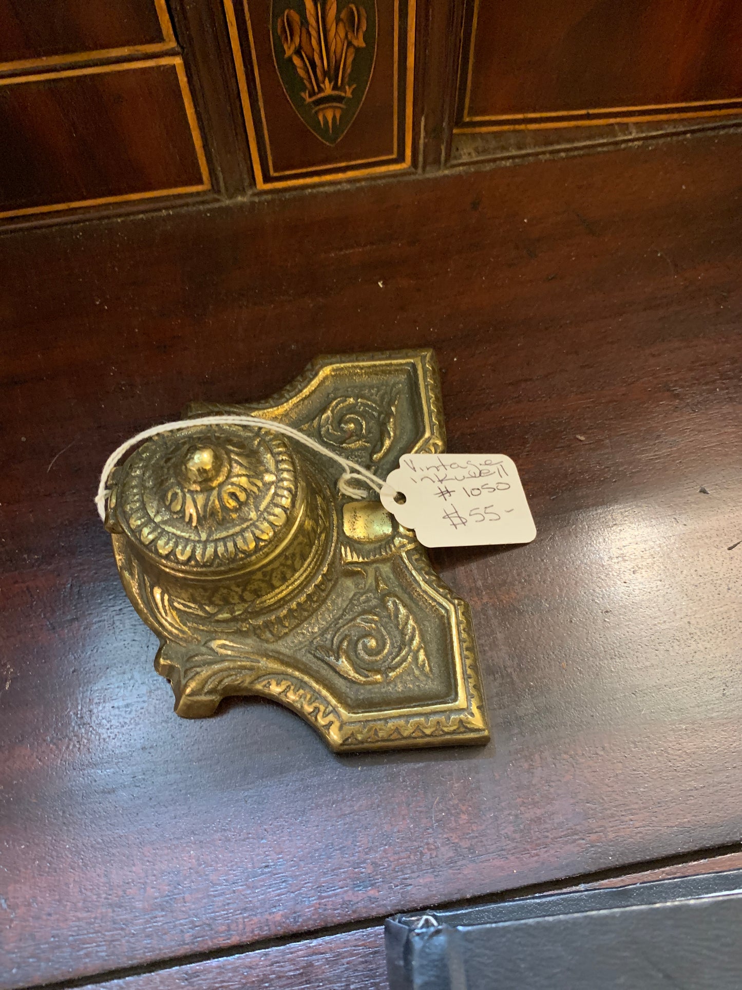 1050. Vintage inkwell