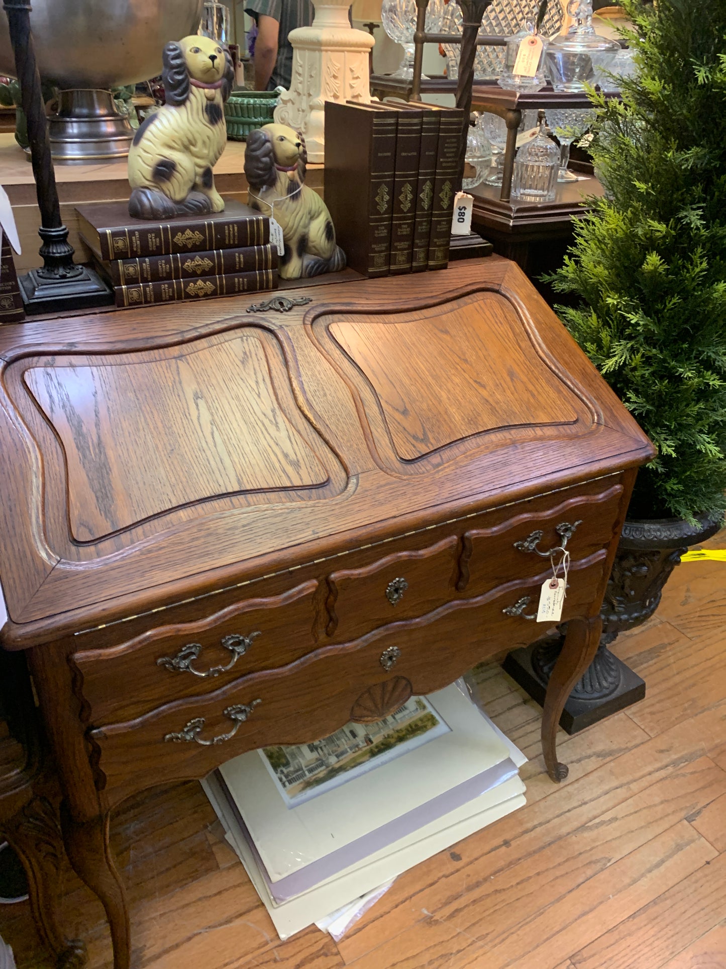 2200. French secretaire