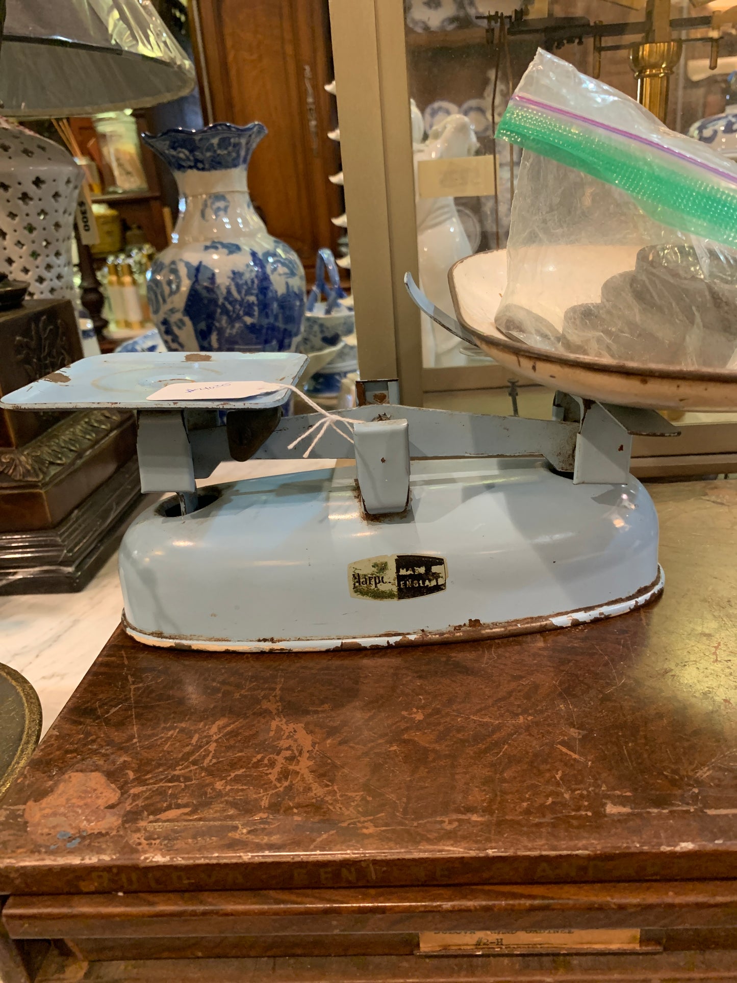 4035. Vintage blue scale w/ weights