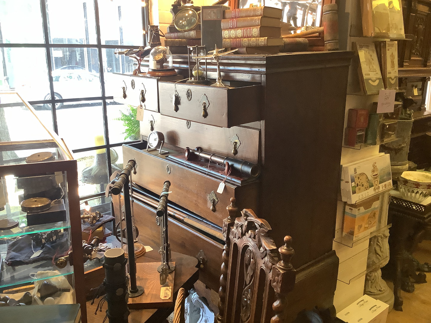 2050. Queen Anne English highboy