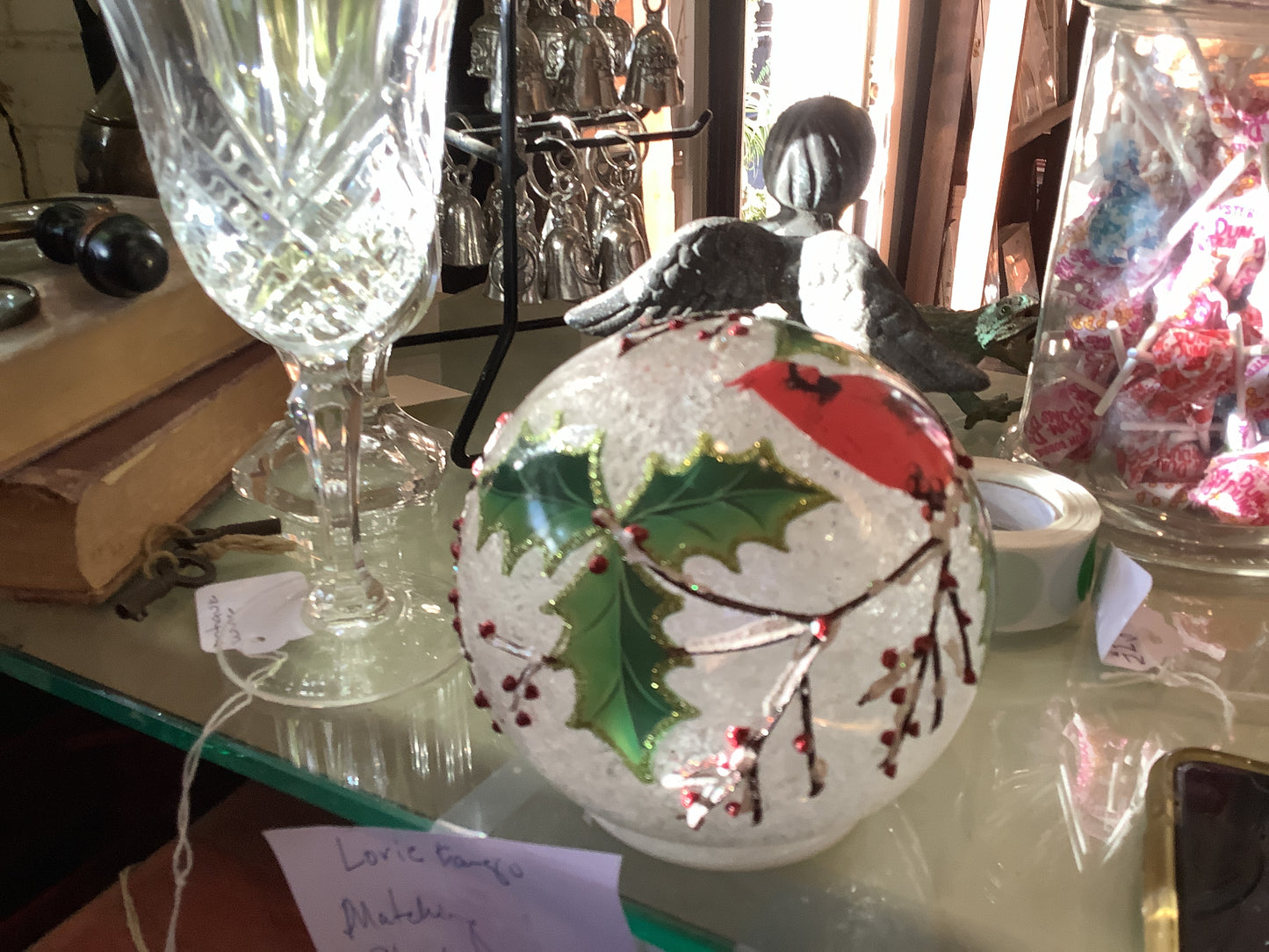 Small cardinal globe