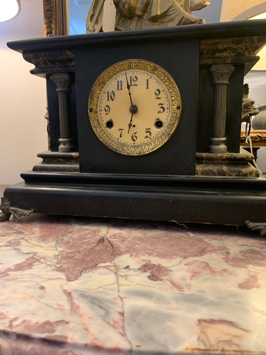 127. Mantle clock black