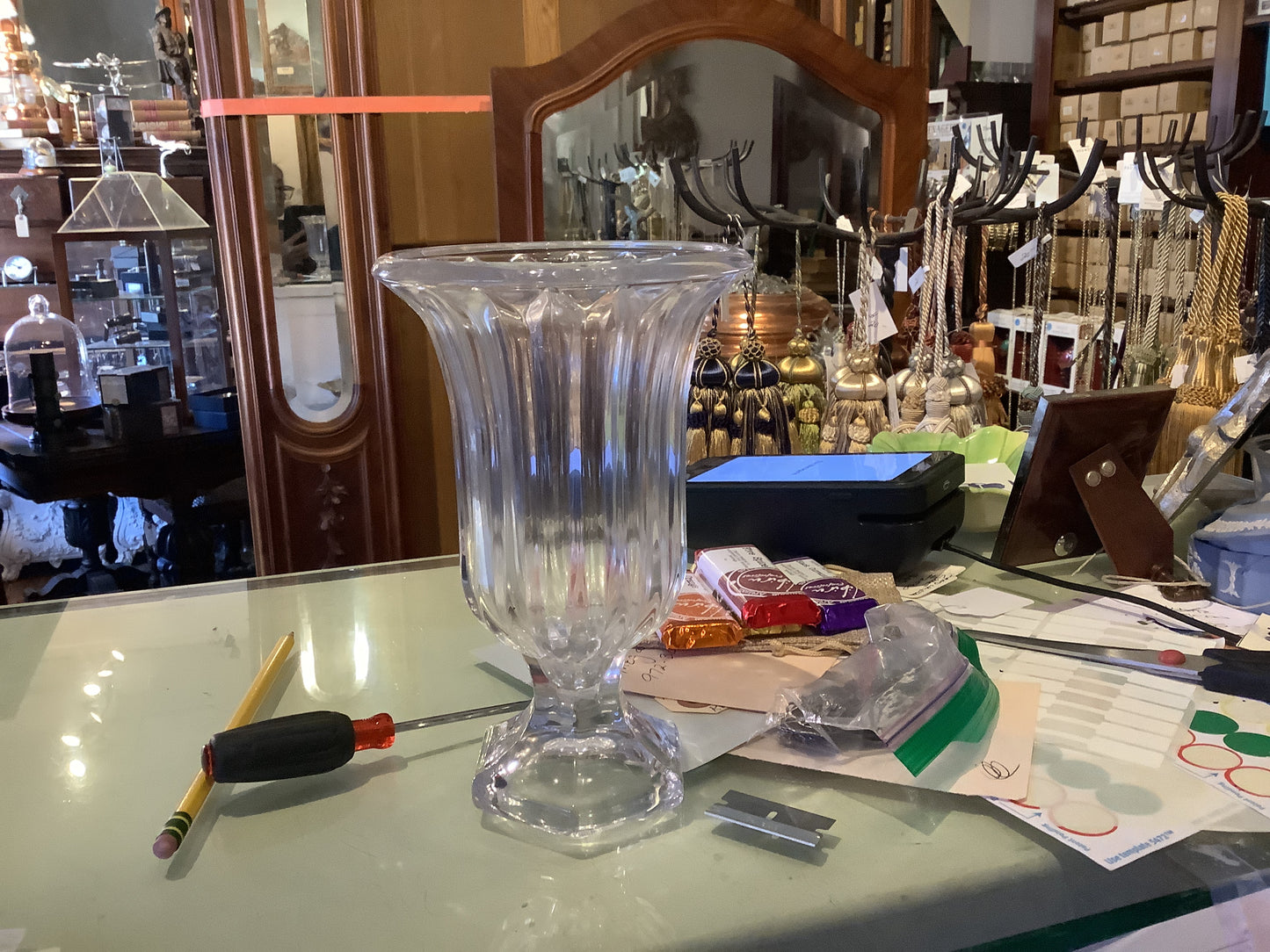2181. Ribbed glass vase