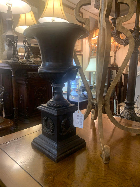621. Pedestal urn