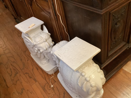 699. Elephant garden stool