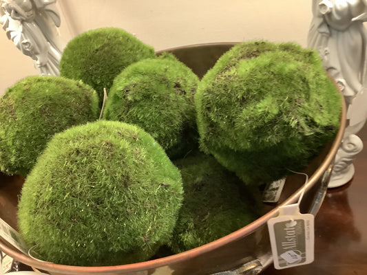 800. Moss balls 4"