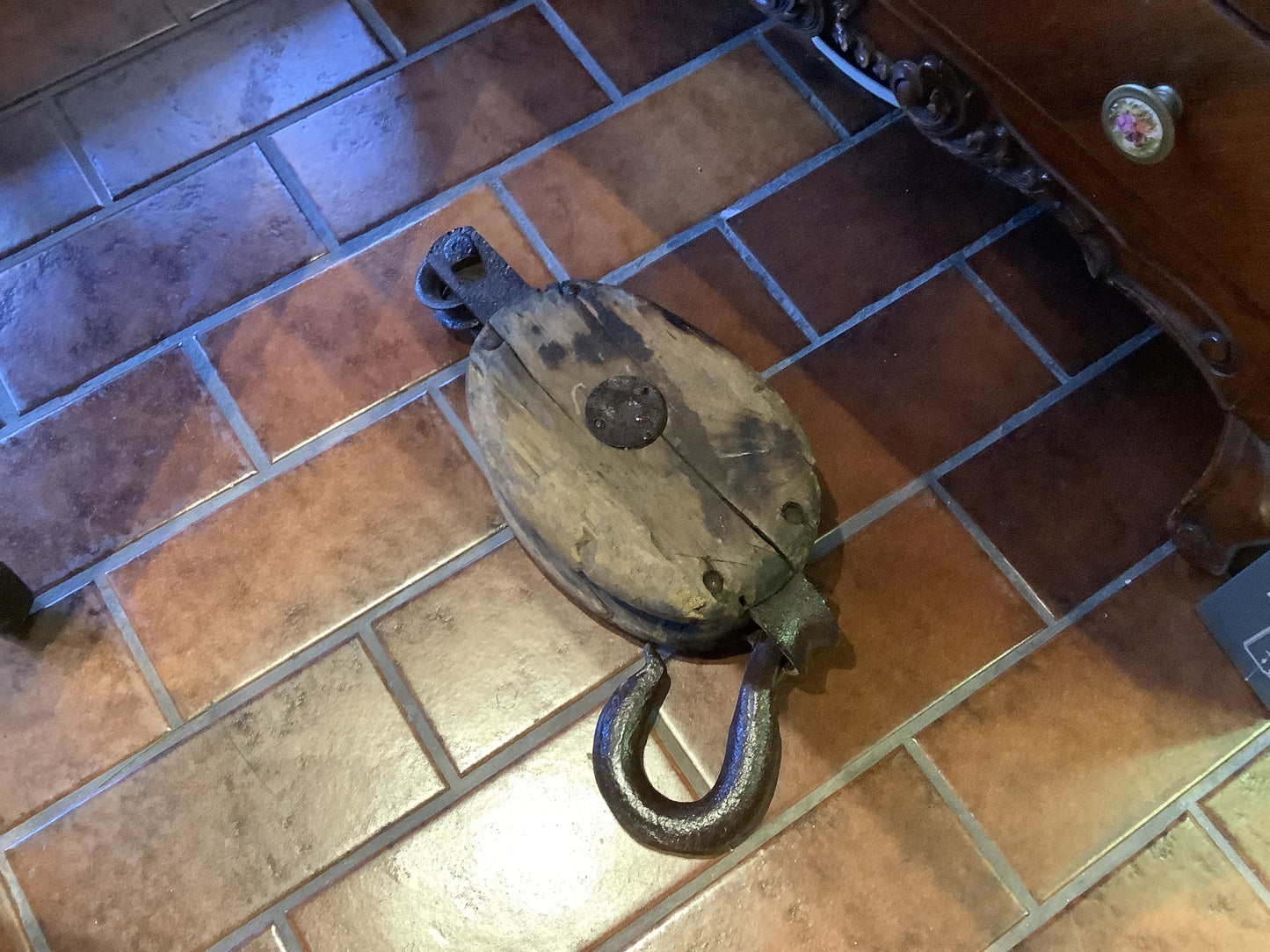 1014. Antique pulley