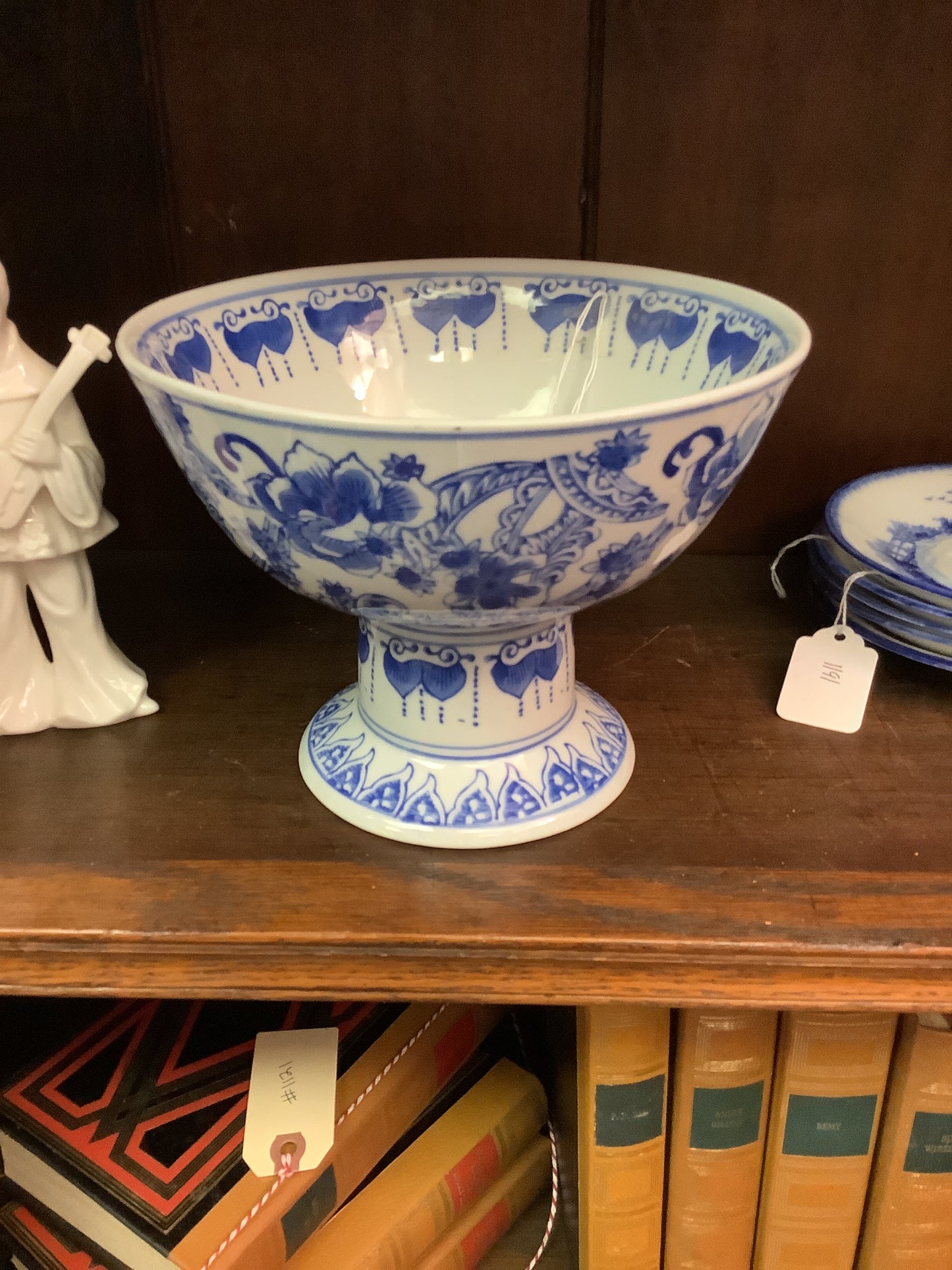 764. Blue and white compote