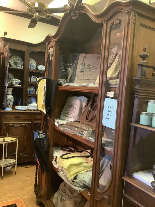 1004. French display cabinet