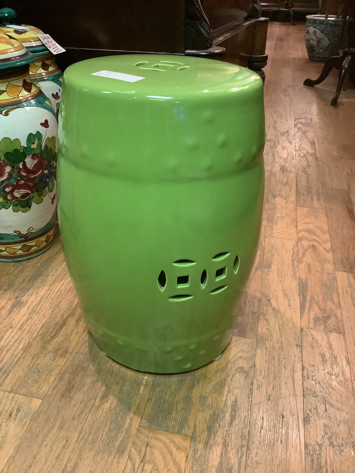 2107. Green garden stool