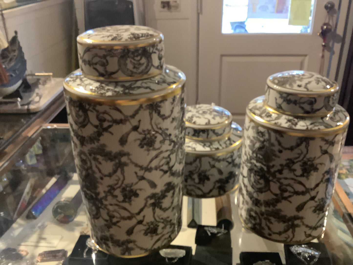 1007. Swinging lady jars set/3
