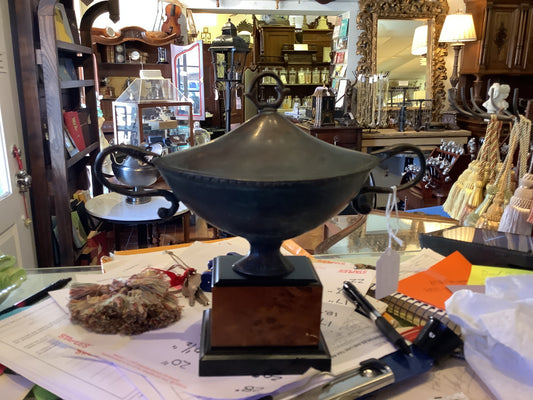 226. Decorative trophy urn
