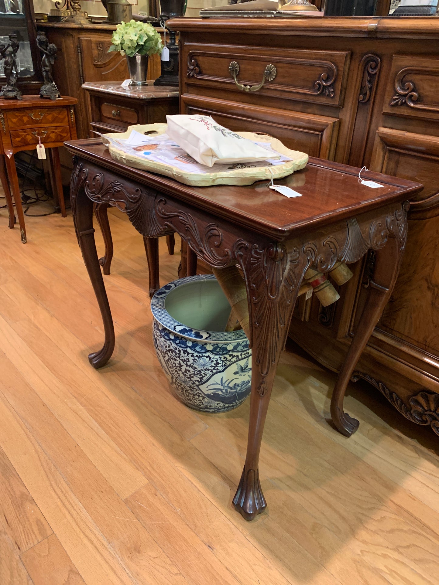 585. Sherrill tea table