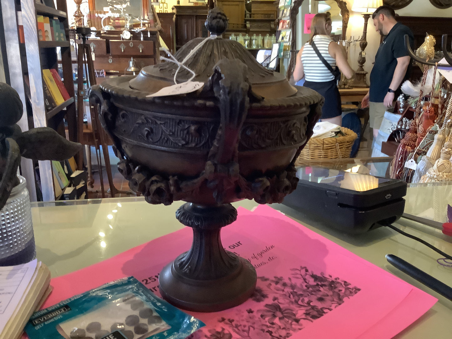 297. Garniture