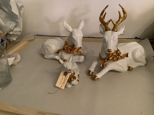 3013. Porcelain deer family/3