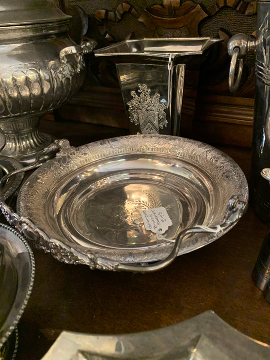 1516. Silverplate bride's basket