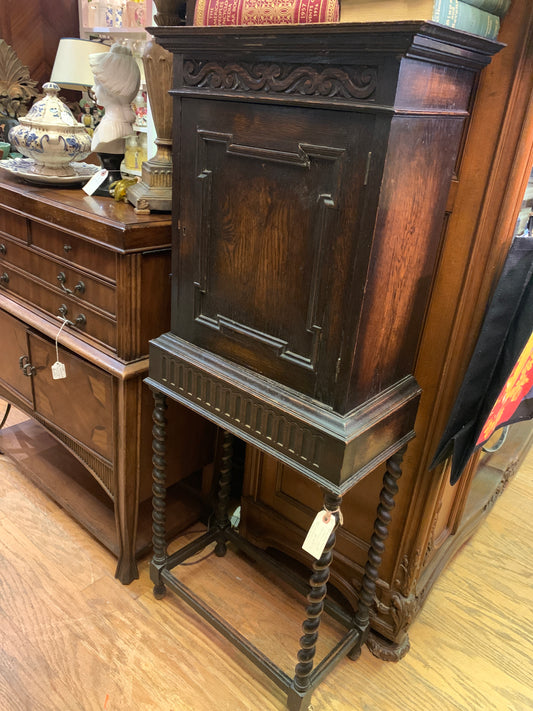 559. Petite Belgian cabinet