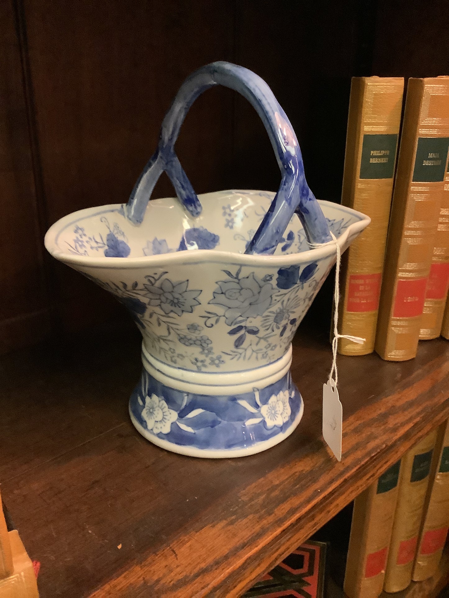 1171. Blue and white basket
