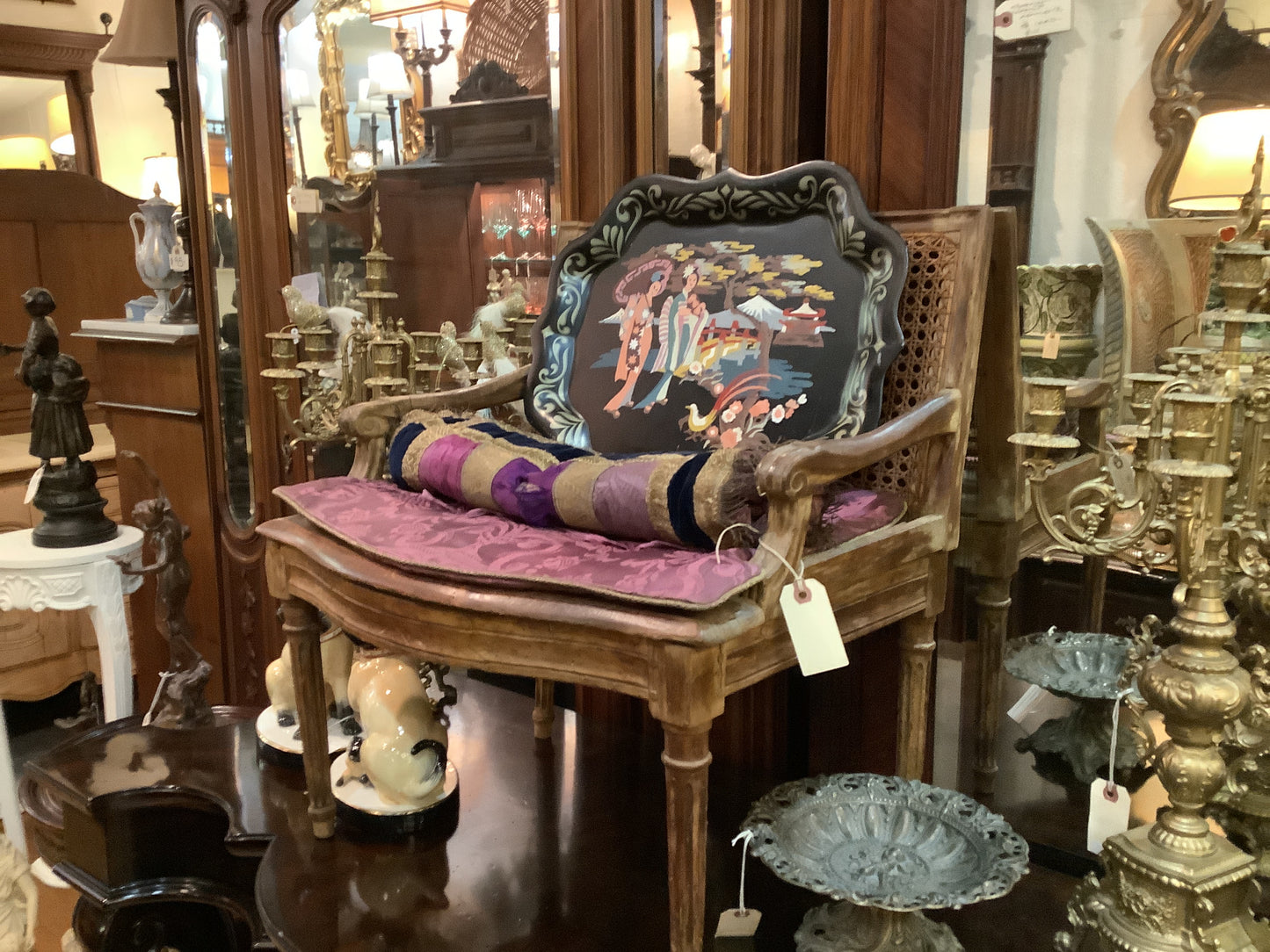 Petite cane seat