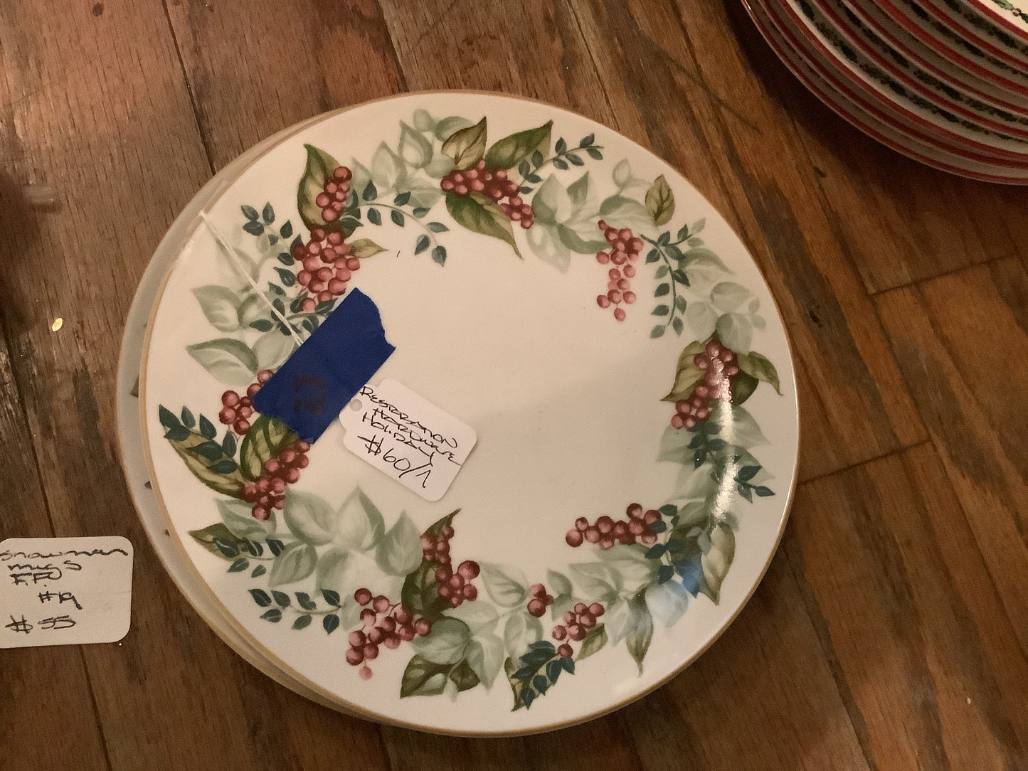 3020.Restoration hardware holiday plates/7