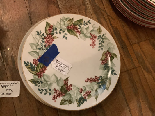 3020.Restoration hardware holiday plates/7