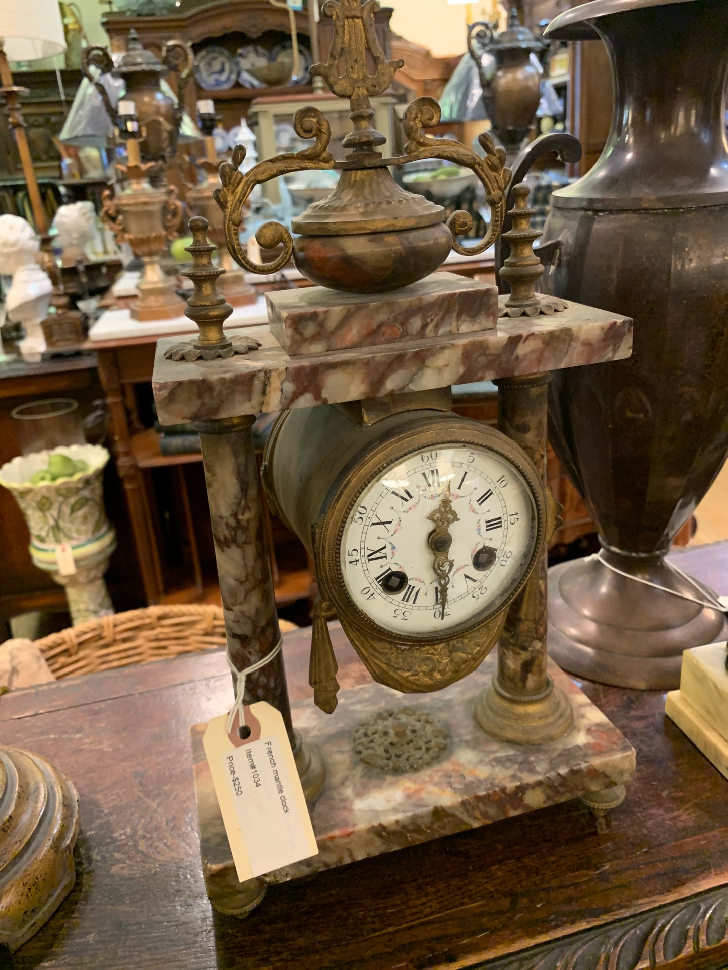 1034. French mantle clock