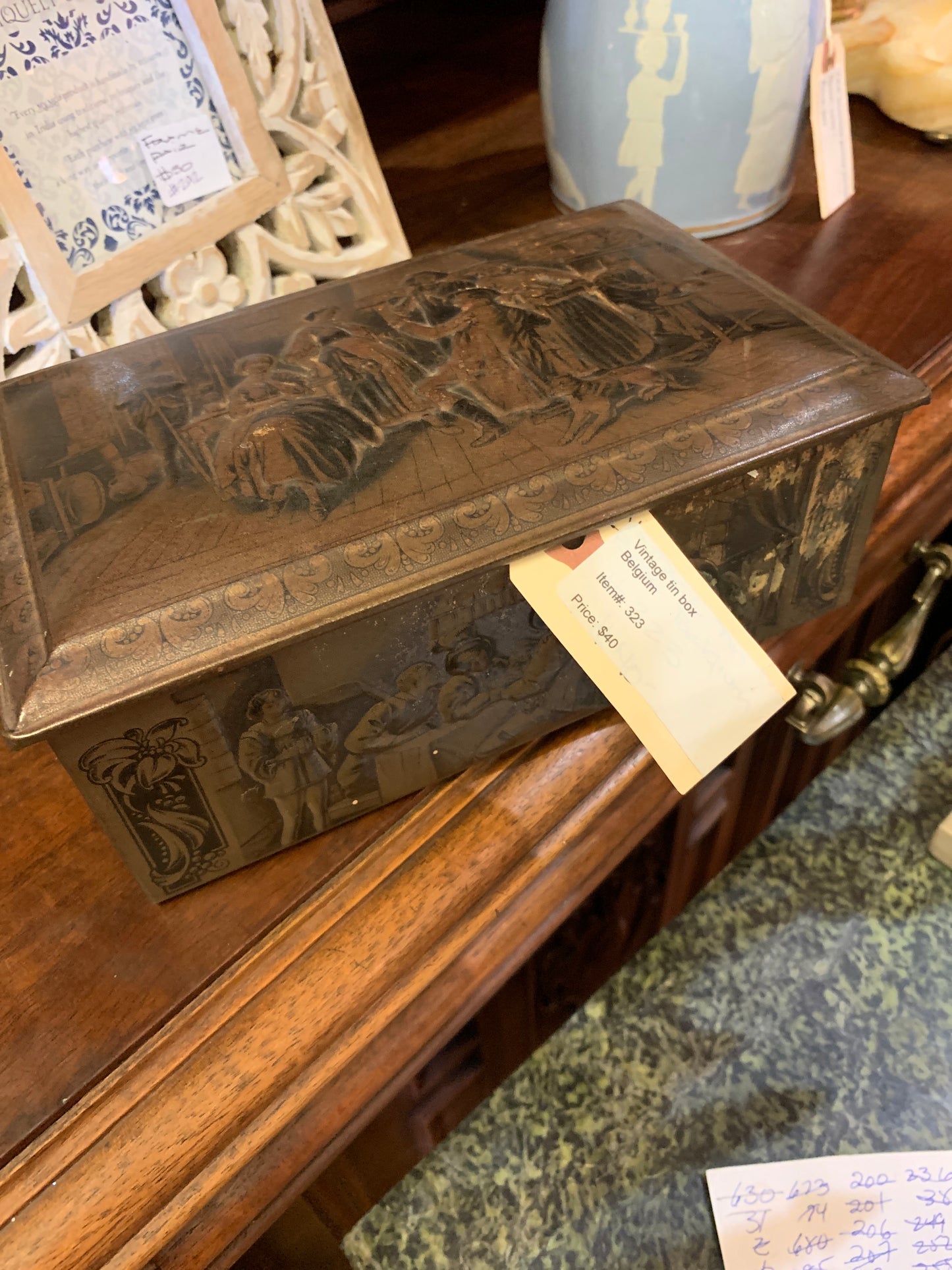 323. Vintage Belgian tin box