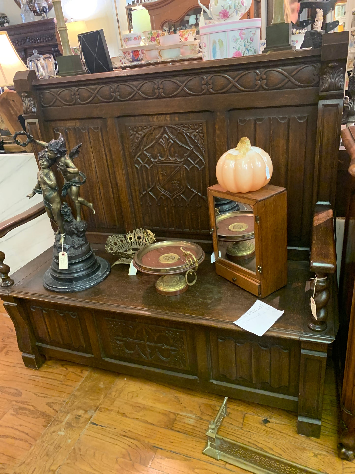 482. Pew storage bench