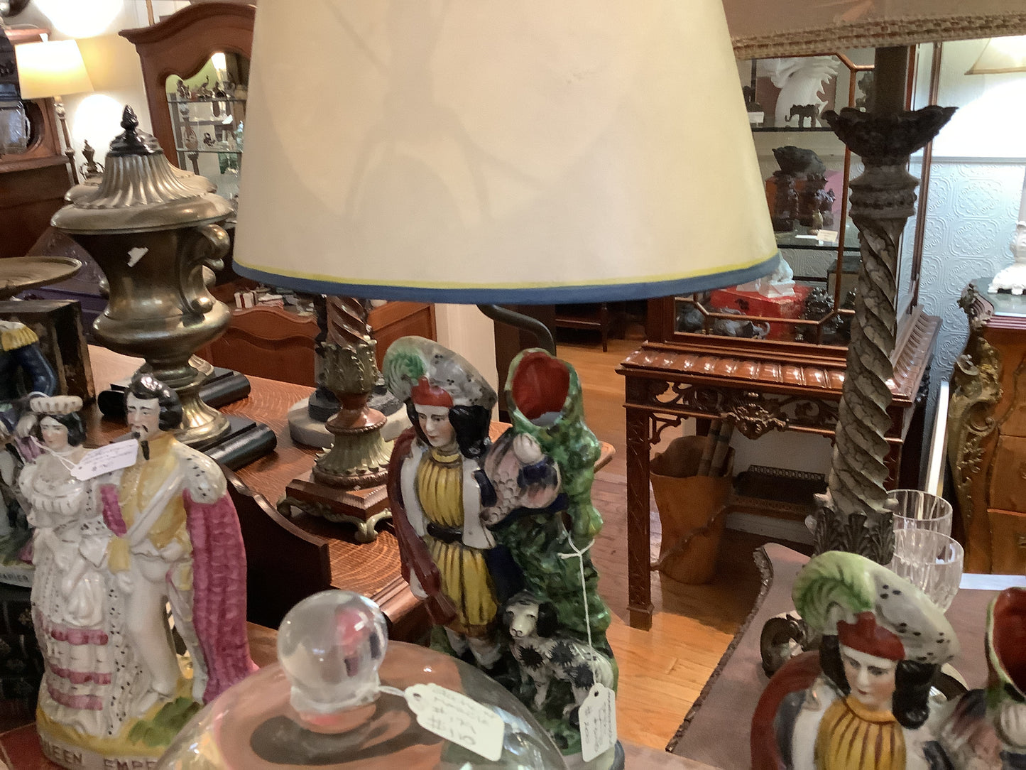 3045. Staffordshire style lamp
