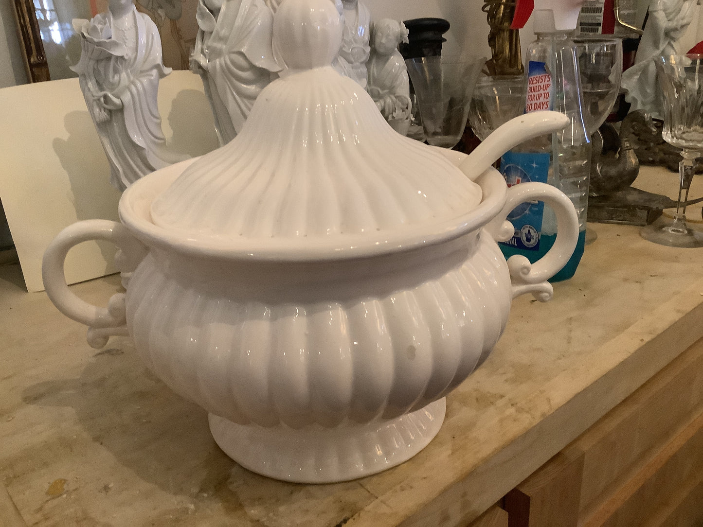 996. Ivory Tureen/3